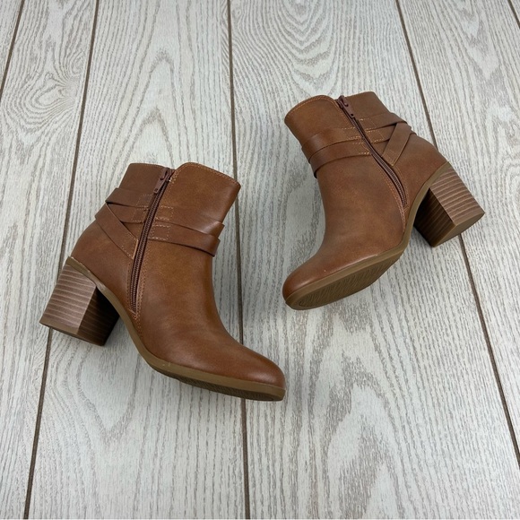 Style & Co Women's Catrionaa Tassel Wrap Detailed Booties 6M Auburn $80 - Picture 4 of 9